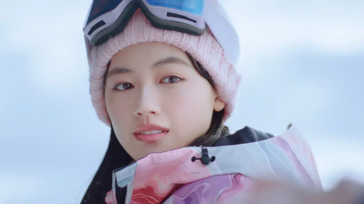 【JR SKISKI】上坂樹里が人生初のスキーに挑戦！新CM「ゲレンデ篇」本日放送開始、リアルな“初体験”の表情に注目