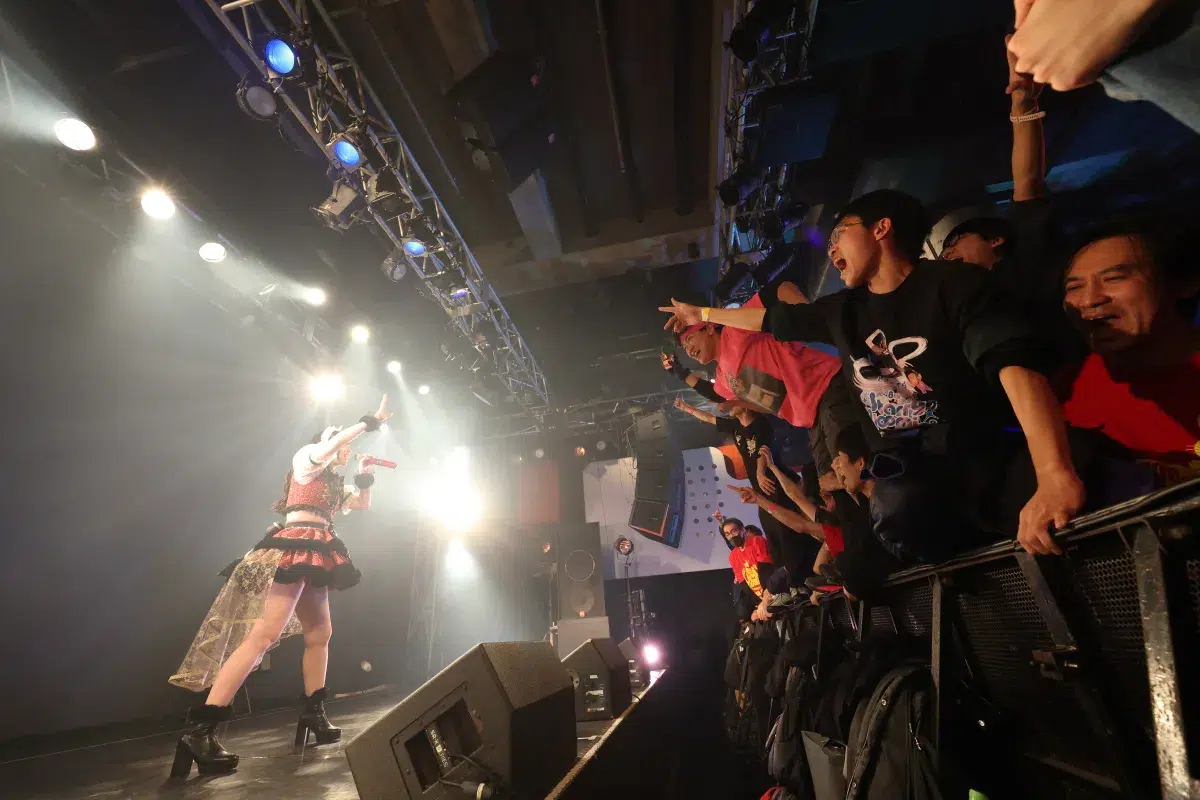 上月せれな、元日に行った4時間近くに及ぶワンマン公演で全51曲を熱唱!!