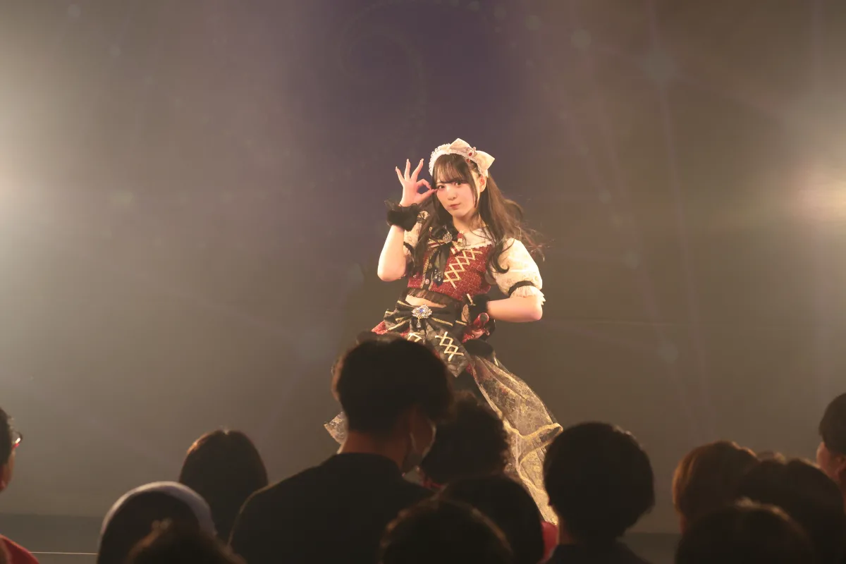 上月せれな、元日に行った4時間近くに及ぶワンマン公演で全51曲を熱唱!!