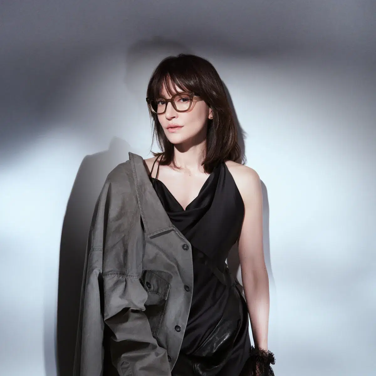 アンジェラ・アキ ニューアルバム「SHADOW WORK」本日2月11日(水)リリース!収録曲「Dance with Darkness」Lyric Videoも公開スタート! 3 アンジェラ・アキ ニューアルバム「SHADOW WORK」本日2月11日(水)リリース!収録曲「Dance with Darkness」Lyric Videoも公開スタート!