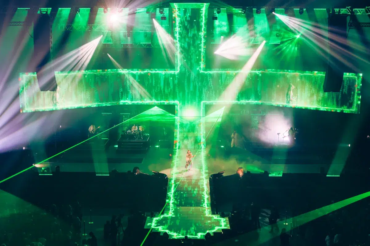 milet 3年ぶり、2度目の日本武道館ライヴ『Ray of Water』開催！“水×ダンス”——milet史上初の演出で、新たな表現領域へ 五感を揺さぶる、圧巻のステージが誕生