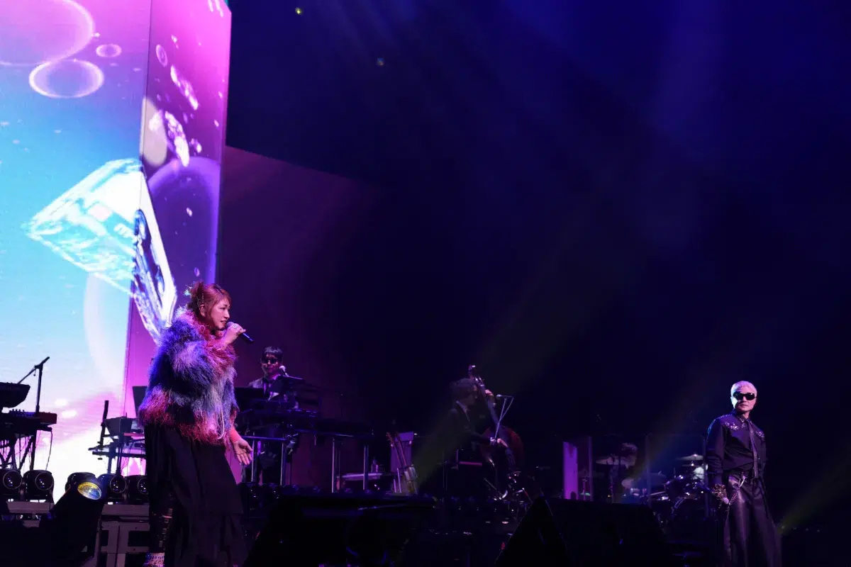 m-flo、25周年記念公演で見せた唯一無二のスタイル。豪華なフィーチャリングに7,000人が歓喜 26 m-flo、25周年記念公演で見せた唯一無二のスタイル。豪華なフィーチャリングに7,000人が歓喜