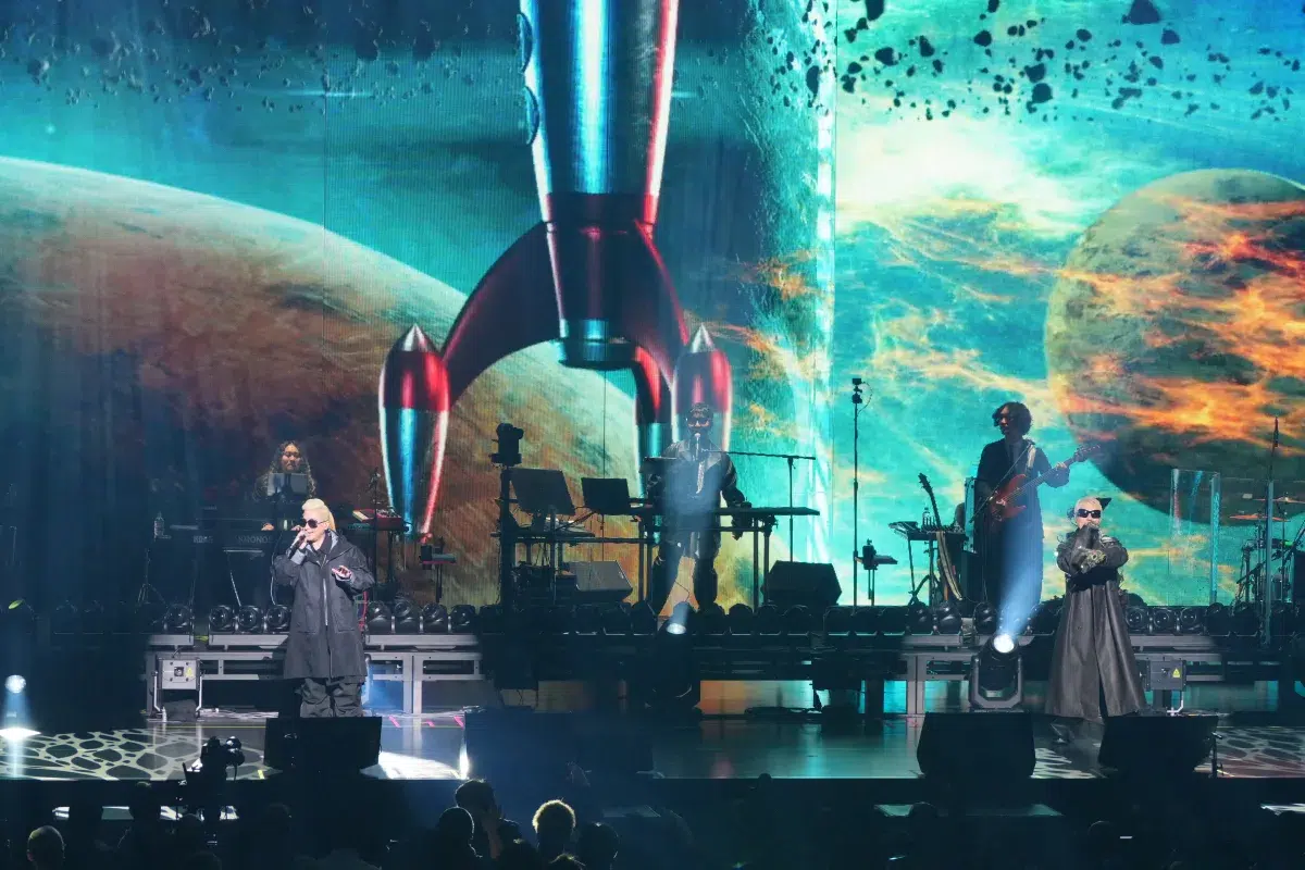 m-flo、25周年記念公演で見せた唯一無二のスタイル。豪華なフィーチャリングに7,000人が歓喜 3 m-flo、25周年記念公演で見せた唯一無二のスタイル。豪華なフィーチャリングに7,000人が歓喜