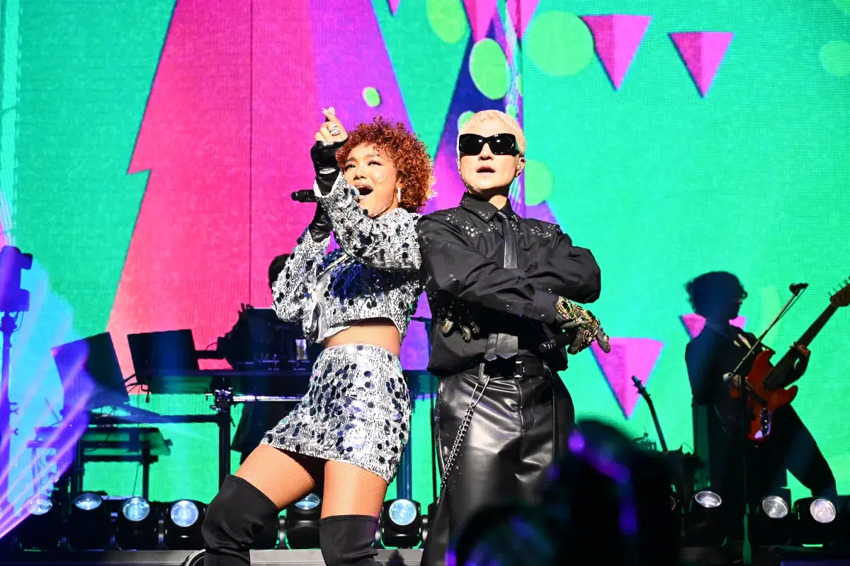 m-flo、25周年記念公演で見せた唯一無二のスタイル。豪華なフィーチャリングに7,000人が歓喜 31 m-flo、25周年記念公演で見せた唯一無二のスタイル。豪華なフィーチャリングに7,000人が歓喜