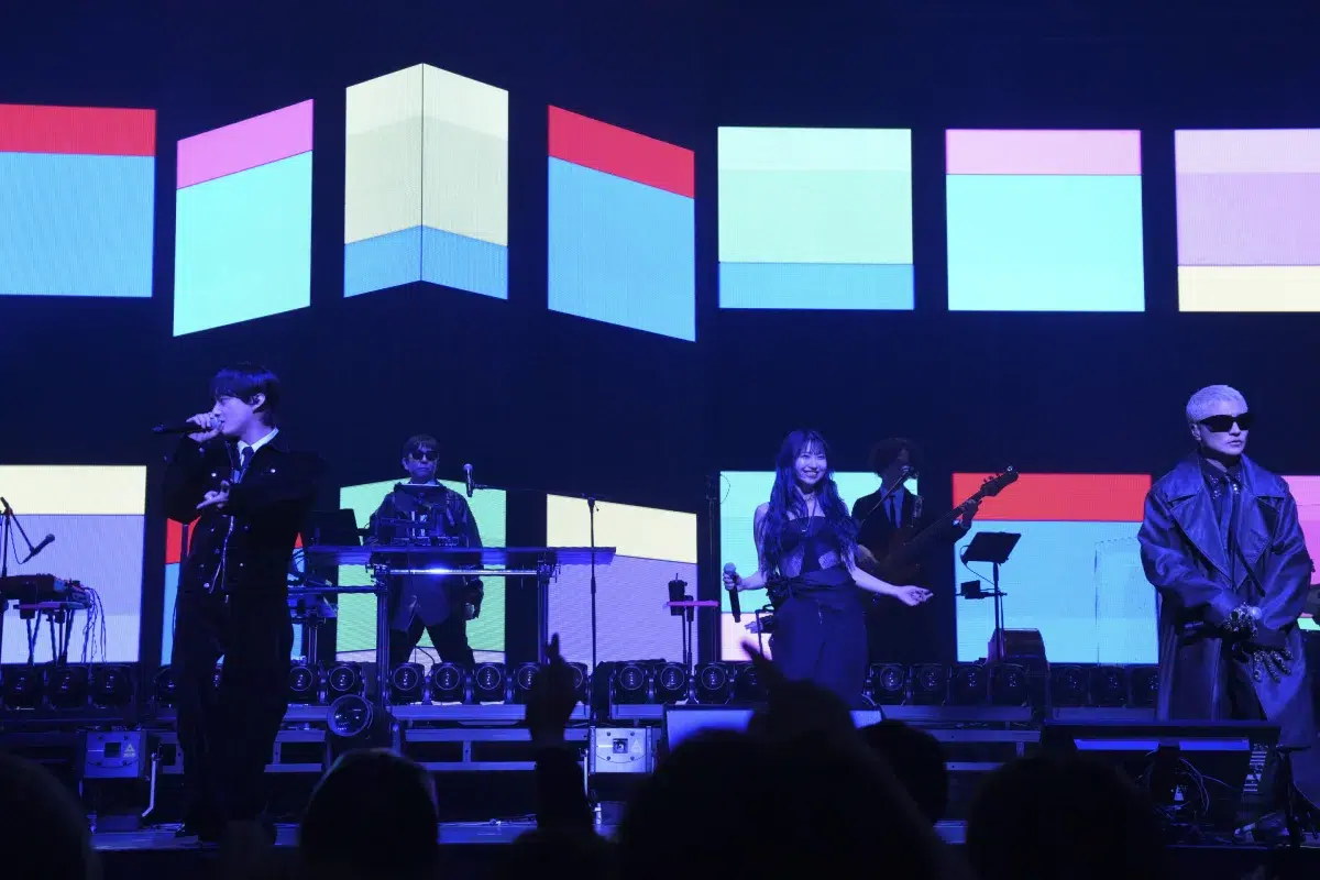 m-flo、25周年記念公演で見せた唯一無二のスタイル。豪華なフィーチャリングに7,000人が歓喜 35 m-flo、25周年記念公演で見せた唯一無二のスタイル。豪華なフィーチャリングに7,000人が歓喜