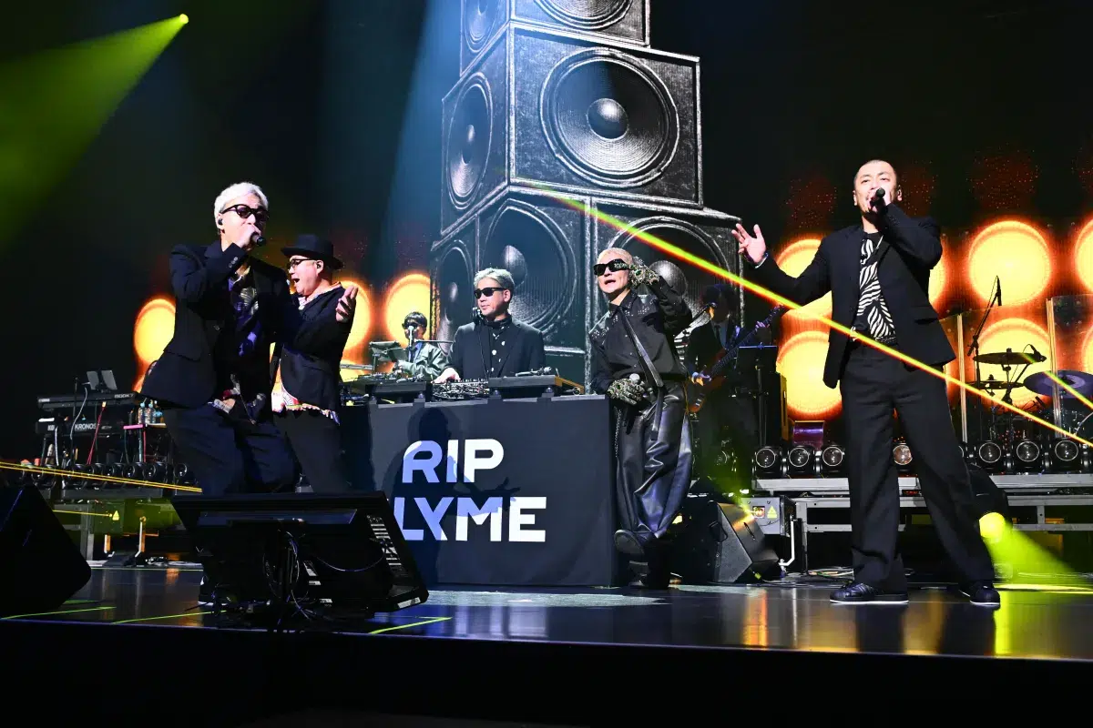 m-flo、25周年記念公演で見せた唯一無二のスタイル。豪華なフィーチャリングに7,000人が歓喜 46 m-flo、25周年記念公演で見せた唯一無二のスタイル。豪華なフィーチャリングに7,000人が歓喜