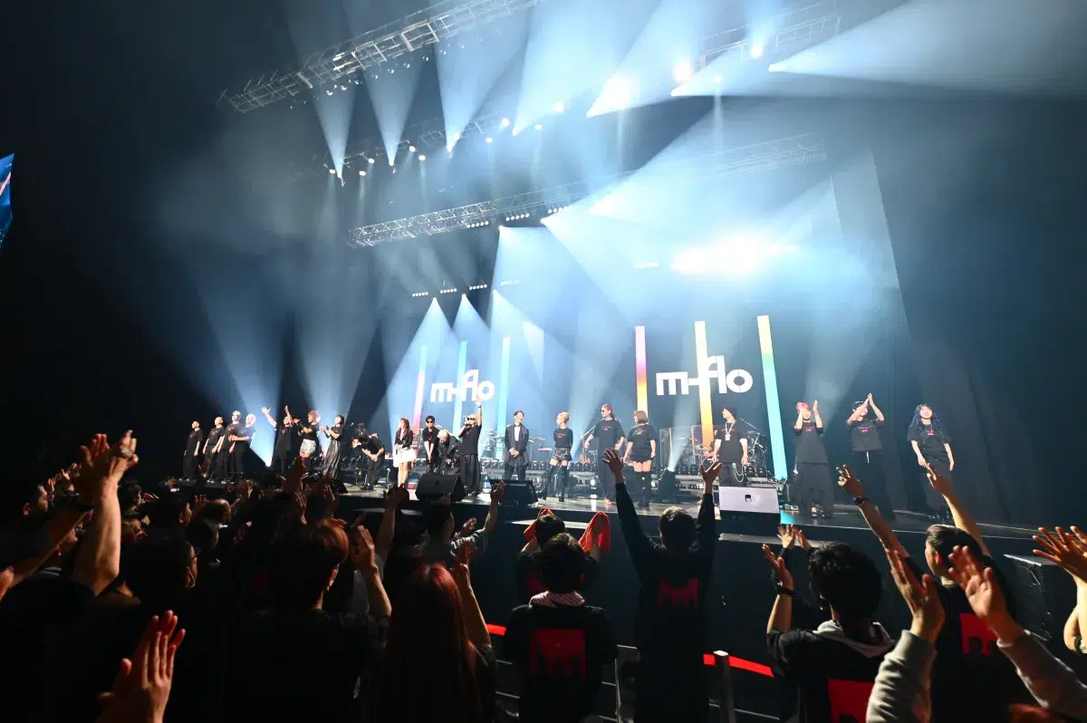m-flo、25周年記念公演で見せた唯一無二のスタイル。豪華なフィーチャリングに7,000人が歓喜 67 m-flo、25周年記念公演で見せた唯一無二のスタイル。豪華なフィーチャリングに7,000人が歓喜