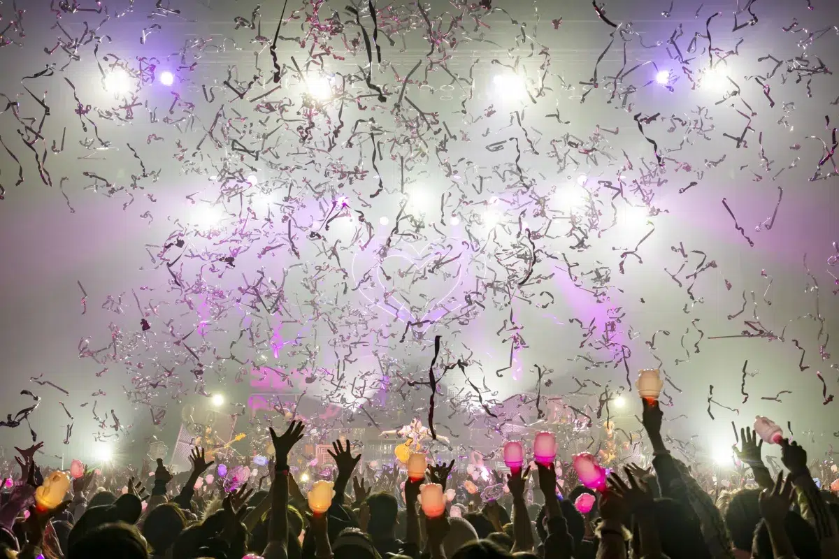 「5公演じゃ足りないよね」全公演即完のコレサワ初Zeppツアーファイナル!ロックスターの風格漂う極上ライブレポ✨ 8 「5公演じゃ足りないよね」全公演即完のコレサワ初Zeppツアーファイナル!ロックスターの風格漂う極上ライブレポ✨