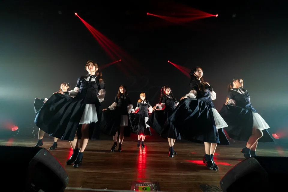 ナナニジ、ついにキャラクターと初共演！ソニーグループの最先端テクノロジーが叶えた夢のステージに大歓喜！