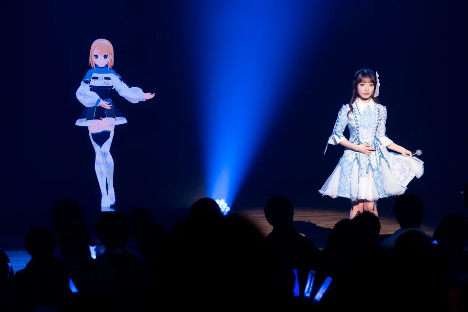 ナナニジ、ついにキャラクターと初共演！ソニーグループの最先端テクノロジーが叶えた夢のステージに大歓喜！