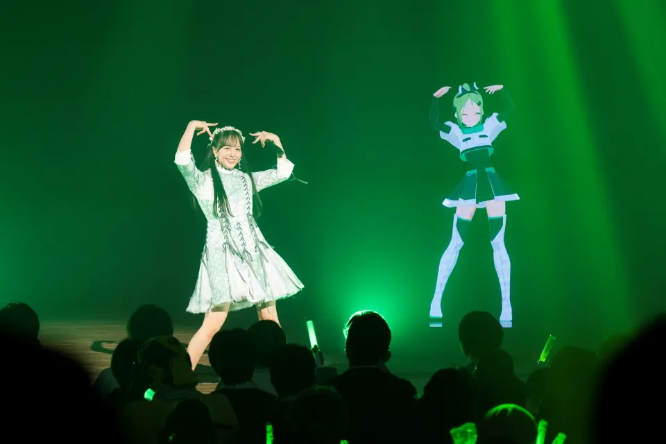 ナナニジ、ついにキャラクターと初共演！ソニーグループの最先端テクノロジーが叶えた夢のステージに大歓喜！