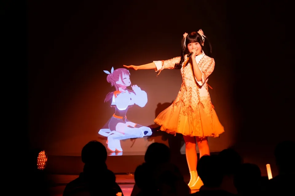 ナナニジ、ついにキャラクターと初共演！ソニーグループの最先端テクノロジーが叶えた夢のステージに大歓喜！