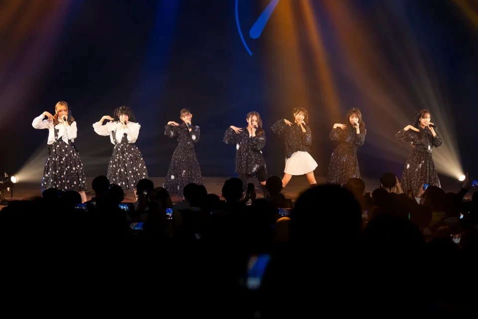 ナナニジ、ついにキャラクターと初共演！ソニーグループの最先端テクノロジーが叶えた夢のステージに大歓喜！