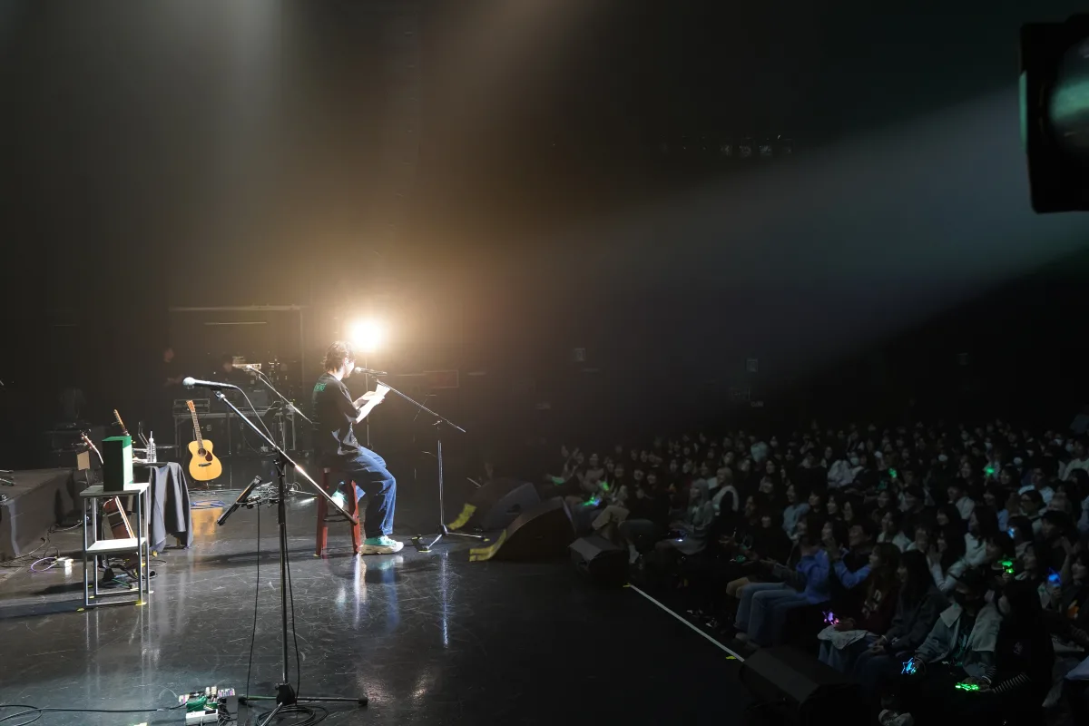 まつむら かなう、自身最大規模の全国ツアーが大阪で開幕！初開催の福岡公演も即完、新曲「バイバイってさ」をライブ初披露！