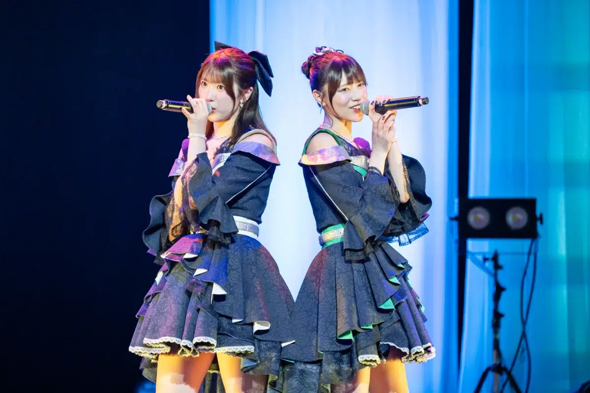 佐久間宣行プロデュース「ラフ×ラフ」が結成3周年ライブを開催！活動休止中の吉村萌南が電撃復帰、8人揃って新曲「Yondanda」を初披露