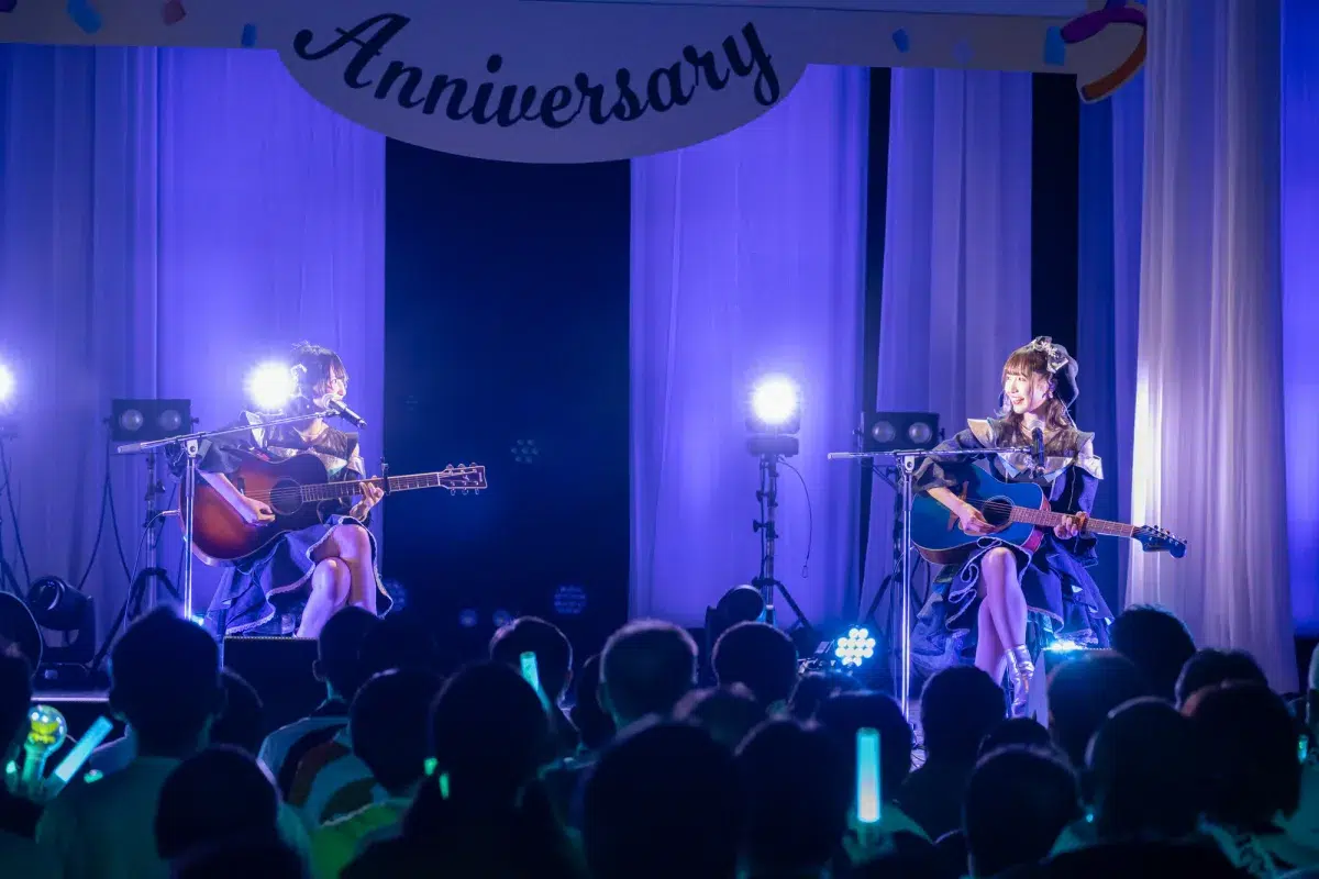 佐久間宣行プロデュース「ラフ×ラフ」が結成3周年ライブを開催！活動休止中の吉村萌南が電撃復帰、8人揃って新曲「Yondanda」を初披露