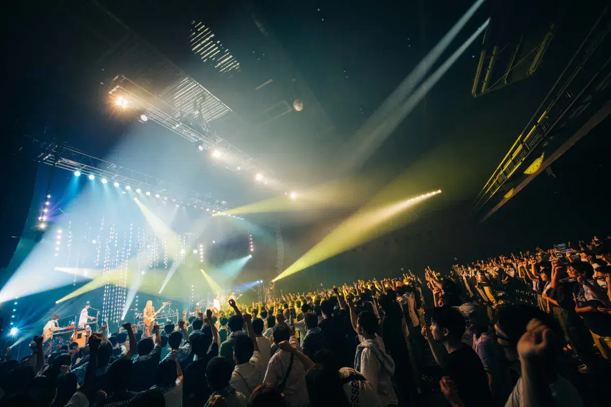幾田りら 3年ぶりのソロツアー『幾田りら LIVE TOUR 2026 “Laugh”』国内公演オフィシャル先行受付、本日23:59締切! 4 幾田りら 3年ぶりのソロツアー『幾田りら LIVE TOUR 2026 “Laugh”』国内公演オフィシャル先行受付、本日23:59締切!