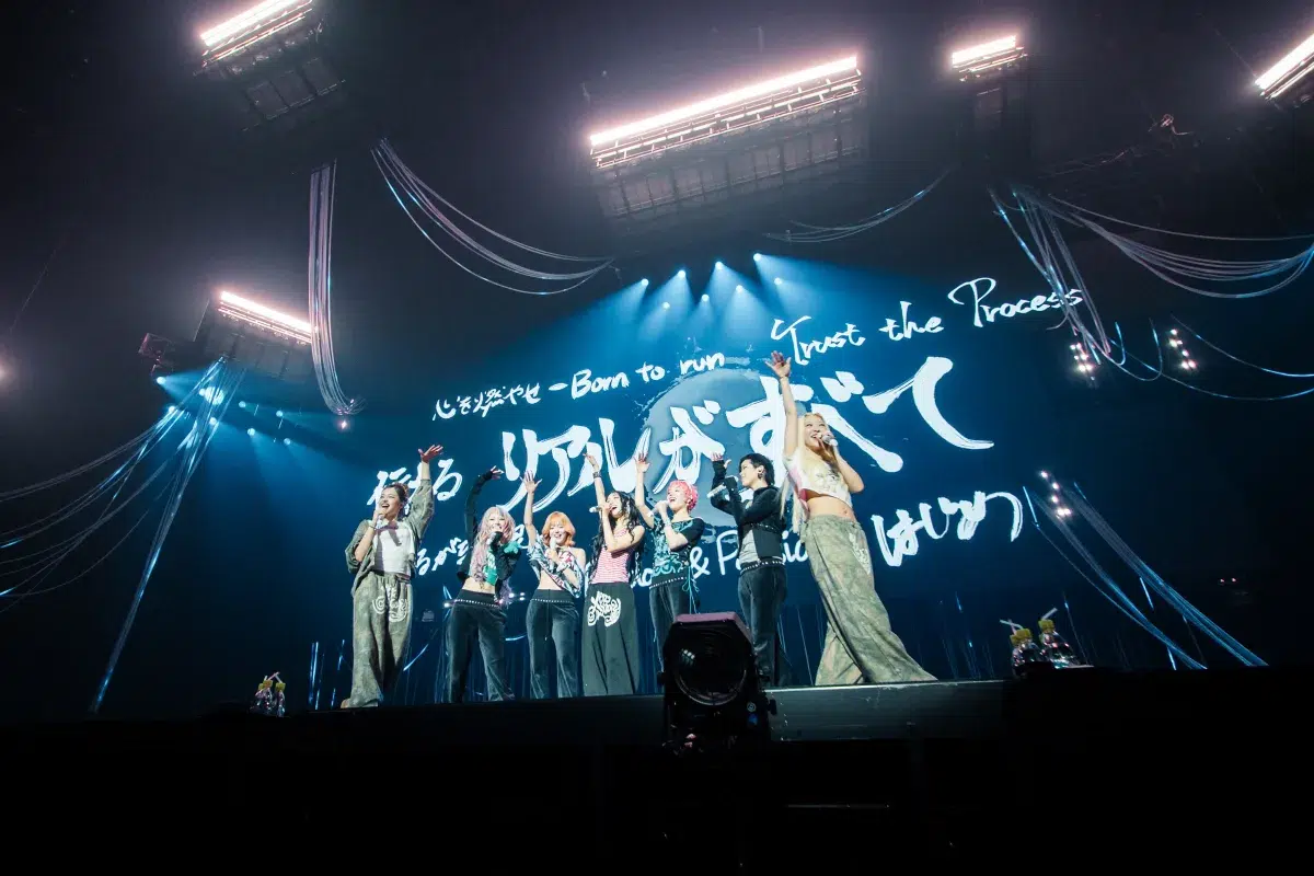XG、新たなステージへ！ワールドツアー福井公演で、「JUST STAND UP!」をサプライズ披露！大切に歌い続けてきた楽曲のパフォーマンスで会場は感動の渦に！