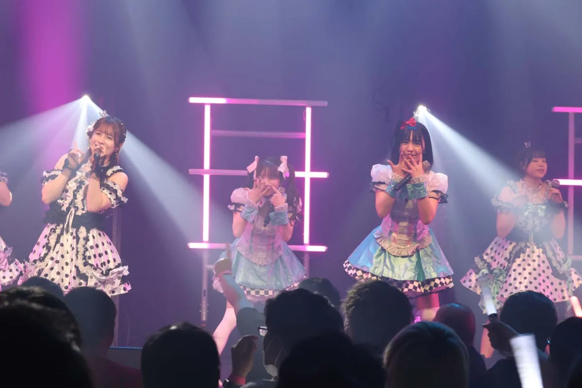 エラバレシ新ビジュアル解禁! 大食い女王もえのあずき他、レジェンドOGメンバーが出演の 10周年ワンマンレポート! 11 エラバレシ新ビジュアル解禁! 大食い女王もえのあずき他、レジェンドOGメンバーが出演の 10周年ワンマンレポート!