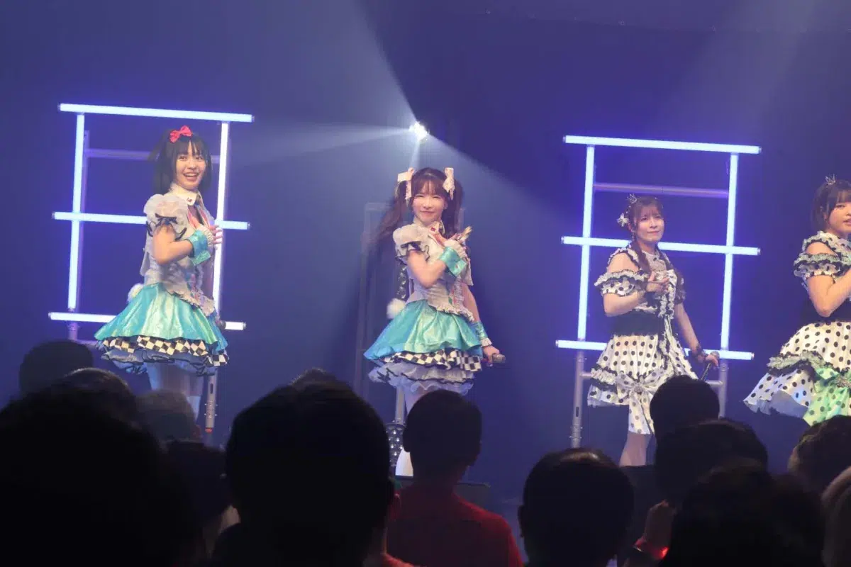 エラバレシ新ビジュアル解禁! 大食い女王もえのあずき他、レジェンドOGメンバーが出演の 10周年ワンマンレポート! 15 エラバレシ新ビジュアル解禁! 大食い女王もえのあずき他、レジェンドOGメンバーが出演の 10周年ワンマンレポート!