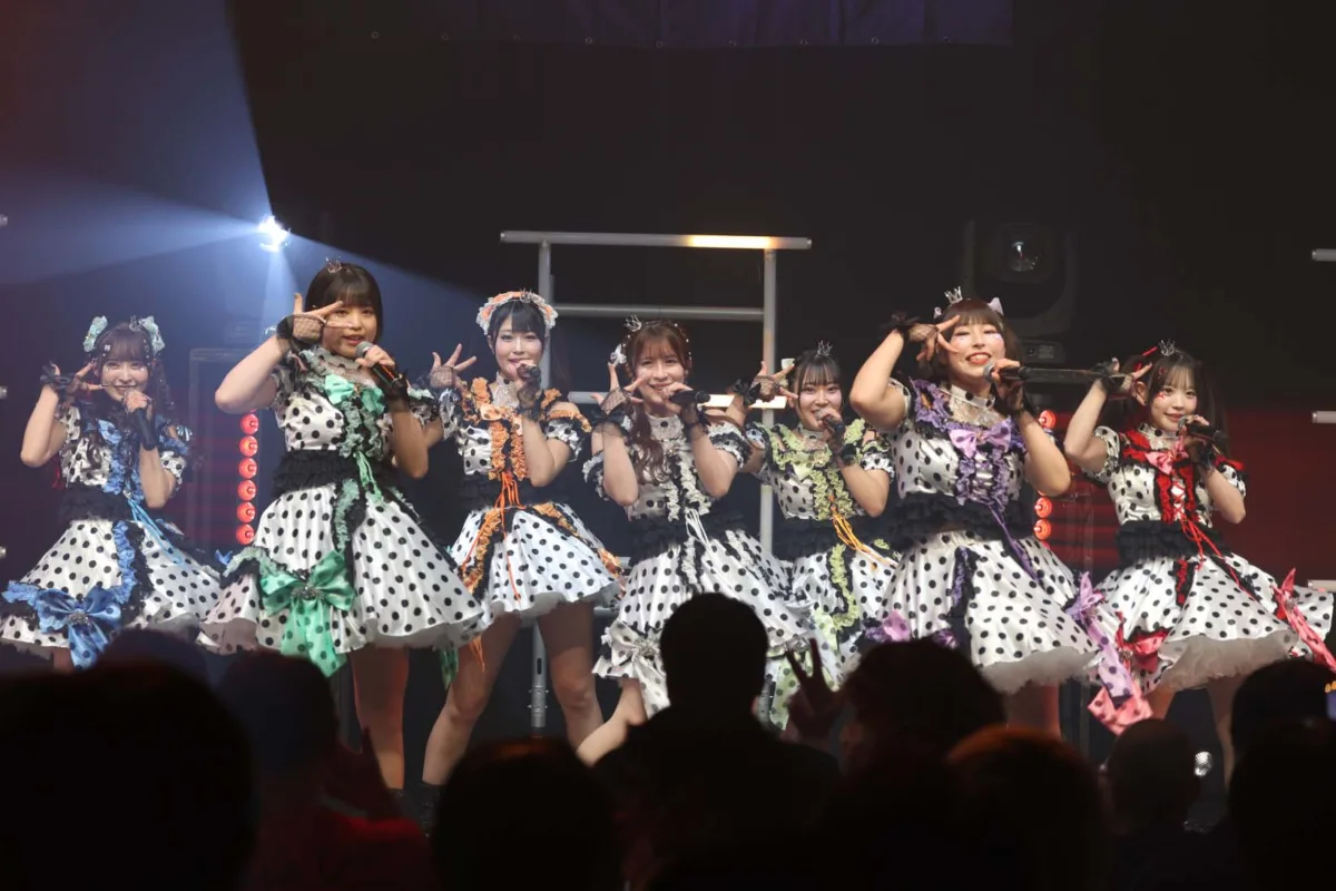 エラバレシ新ビジュアル解禁! 大食い女王もえのあずき他、レジェンドOGメンバーが出演の 10周年ワンマンレポート! 2 エラバレシ新ビジュアル解禁! 大食い女王もえのあずき他、レジェンドOGメンバーが出演の 10周年ワンマンレポート!