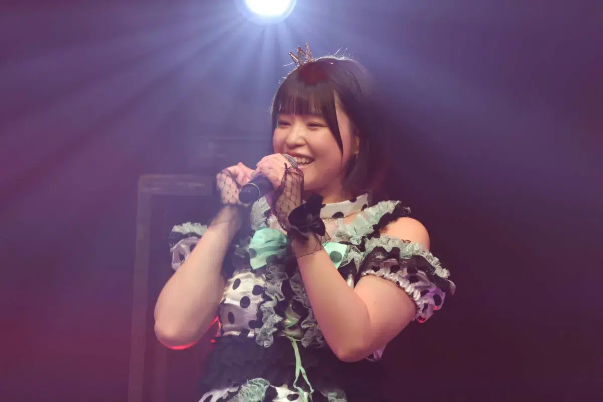 エラバレシ新ビジュアル解禁! 大食い女王もえのあずき他、レジェンドOGメンバーが出演の 10周年ワンマンレポート! 39 エラバレシ新ビジュアル解禁! 大食い女王もえのあずき他、レジェンドOGメンバーが出演の 10周年ワンマンレポート!