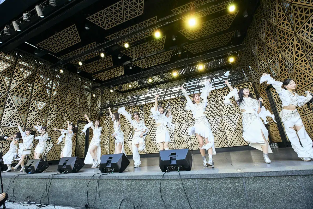 WHITE SCORPION 3日間連続開催のフリーライブ初日で「7秒のレジスタンス」初パフォーマンス!! 7秒でホワスピの虜に！！