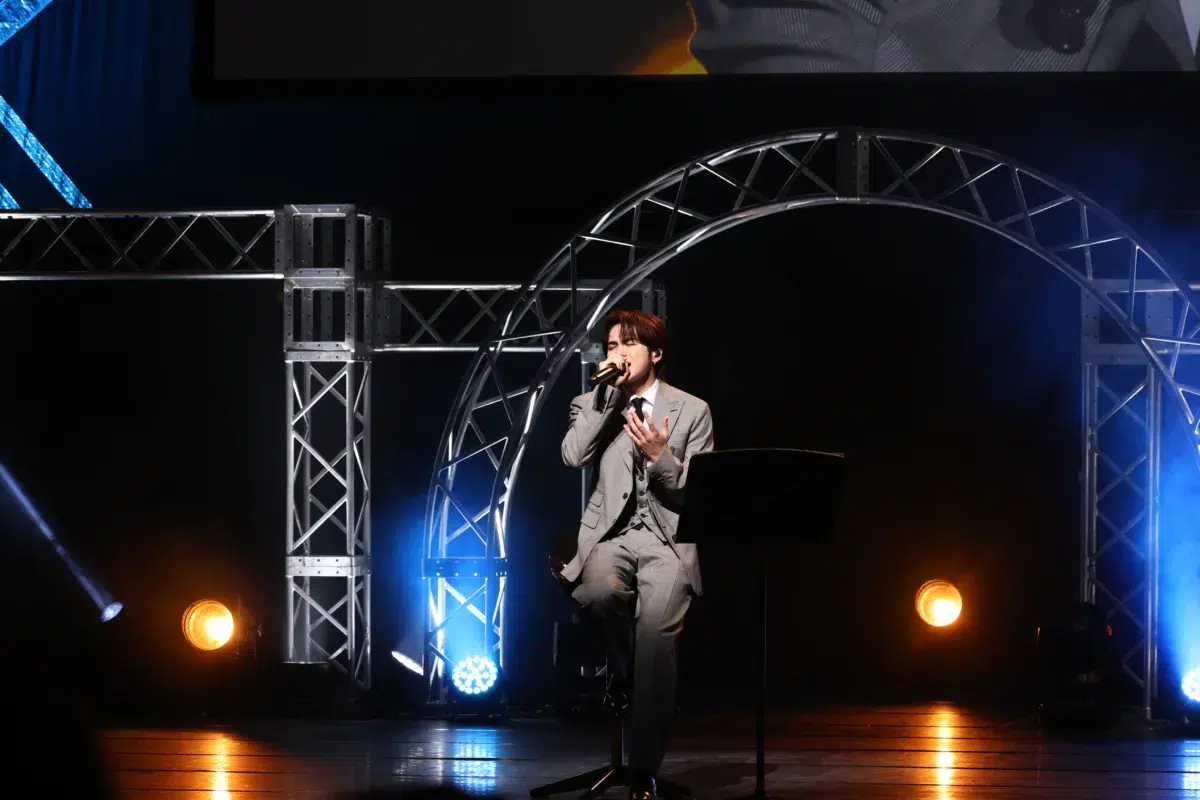 【EXPG高等学院】令和8年 入学・卒業式同日開催!!THE RAMPAGE 吉野北人が卒業式でEXILEの「道」を歌唱し、学長・中務裕太と共に卒業生の門出を祝福!! 入学式ではEXILE MAKIDAIの DJ PLAYをはじめ、EXILE TETSUYA&THE RAMPAGE 岩谷翔吾と75名の在校生がダンスパフォーマンスを披露! 8 【EXPG高等学院】令和8年 入学・卒業式同日開催!!THE RAMPAGE 吉野北人が卒業式でEXILEの「道」を歌唱し、学長・中務裕太と共に卒業生の門出を祝福!! 入学式ではEXILE MAKIDAIの DJ PLAYをはじめ、EXILE TETSUYA&THE RAMPAGE 岩谷翔吾と75名の在校生がダンスパフォーマンスを披露!