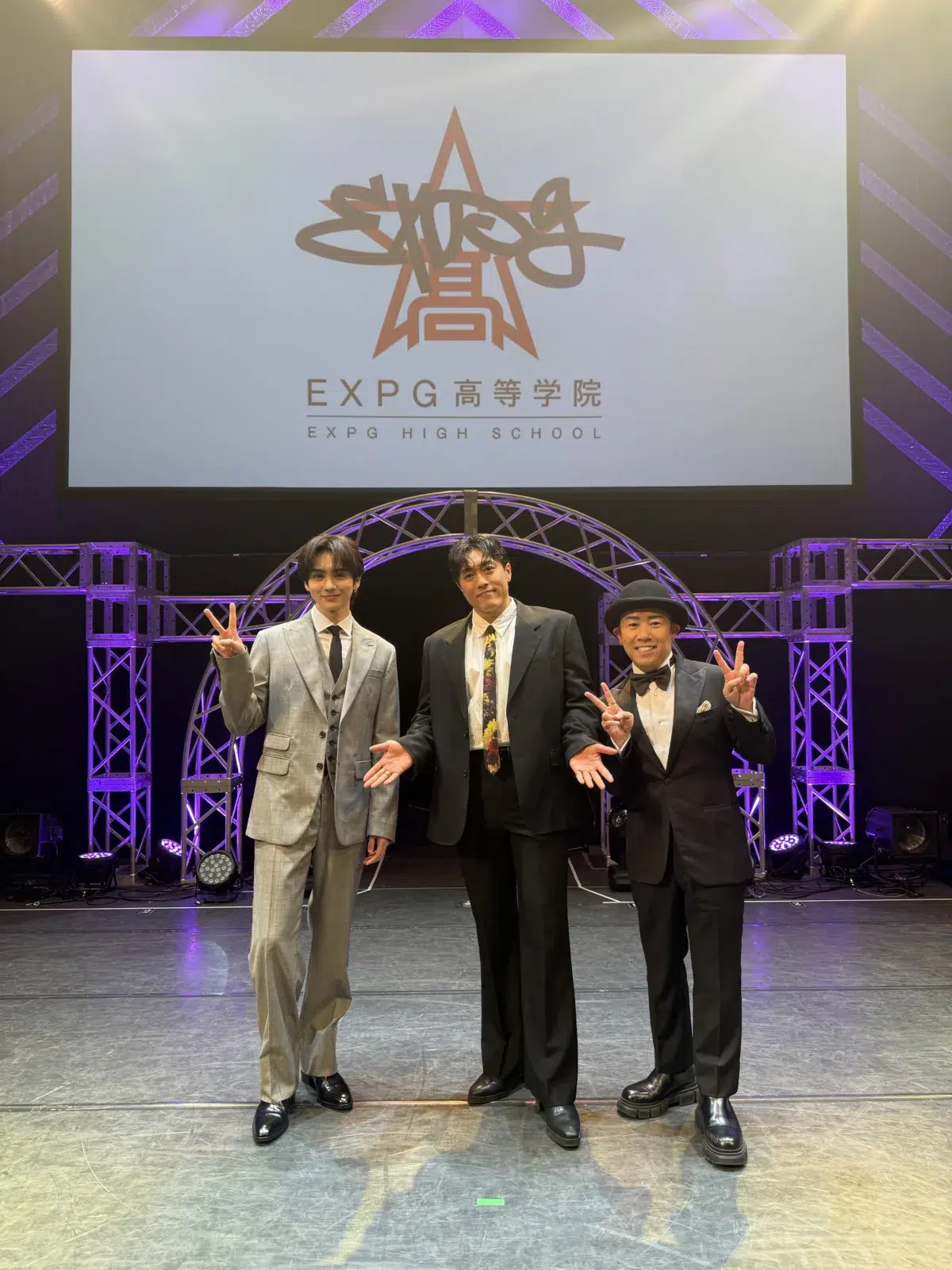 【EXPG高等学院】令和8年 入学・卒業式同日開催!!THE RAMPAGE 吉野北人が卒業式でEXILEの「道」を歌唱し、学長・中務裕太と共に卒業生の門出を祝福!! 入学式ではEXILE MAKIDAIの DJ PLAYをはじめ、EXILE TETSUYA&THE RAMPAGE 岩谷翔吾と75名の在校生がダンスパフォーマンスを披露! 11 【EXPG高等学院】令和8年 入学・卒業式同日開催!!THE RAMPAGE 吉野北人が卒業式でEXILEの「道」を歌唱し、学長・中務裕太と共に卒業生の門出を祝福!! 入学式ではEXILE MAKIDAIの DJ PLAYをはじめ、EXILE TETSUYA&THE RAMPAGE 岩谷翔吾と75名の在校生がダンスパフォーマンスを披露!