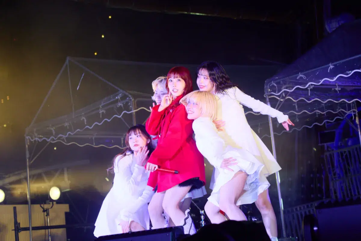 アイナ・ジ・エンド、フリーライブにて重大発表！公開されたアフタームービーにて4/3配信の新曲「ルミナス - Luminous」一部公開！