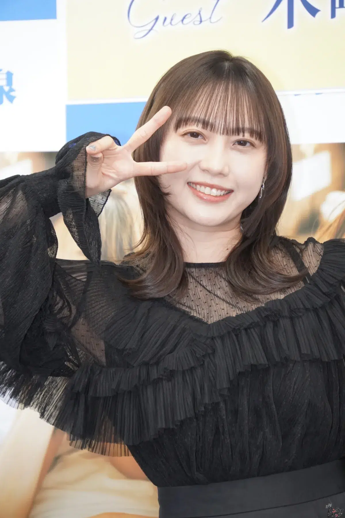 木﨑ゆりあ、9年ぶり写真集の自己採点は「30億点！」 30歳を迎え結婚願望も明かす