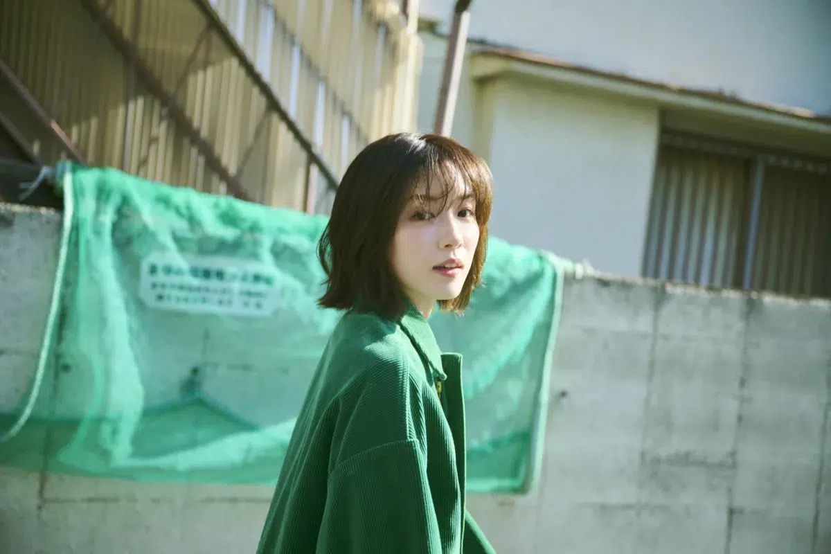 永野芽郁の「本当の姿」がここに。究極のナチュラルカット＆私服も！豪華BOX「MAGNOLIE」6/21発売