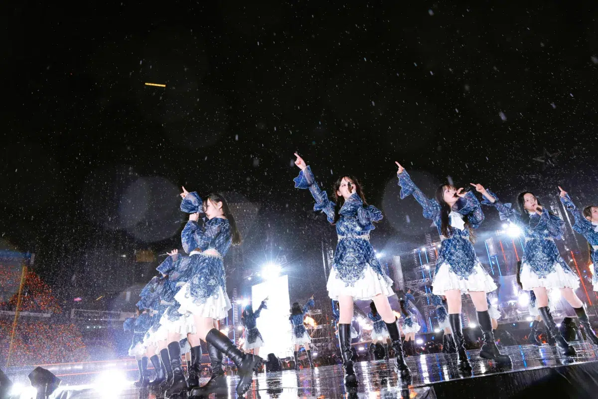 初披露の新曲は、情熱的なラテン系!サプライズ満載だった日向坂46 七周年ライブ 20 初披露の新曲は、情熱的なラテン系!サプライズ満載だった日向坂46 七周年ライブ