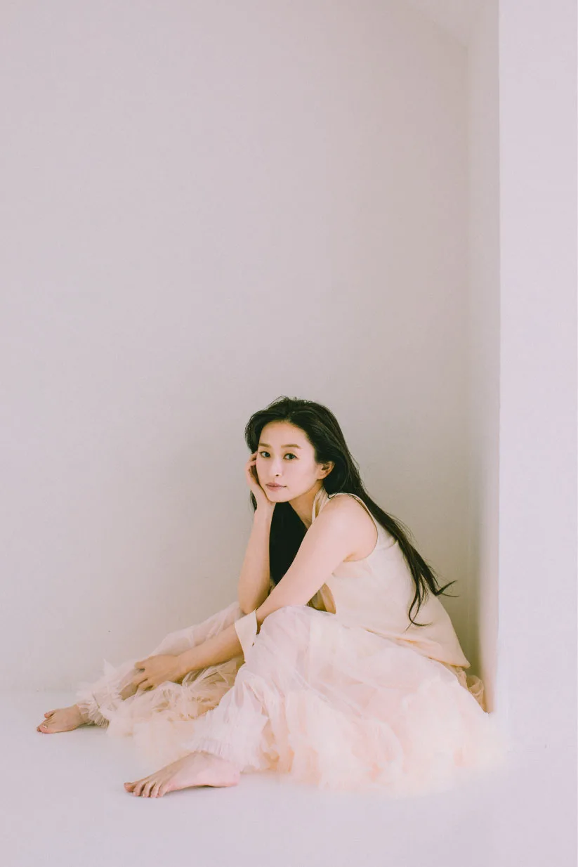 30周年を迎える島袋寛子、新ビジュアル写真公開＆SNS開設！