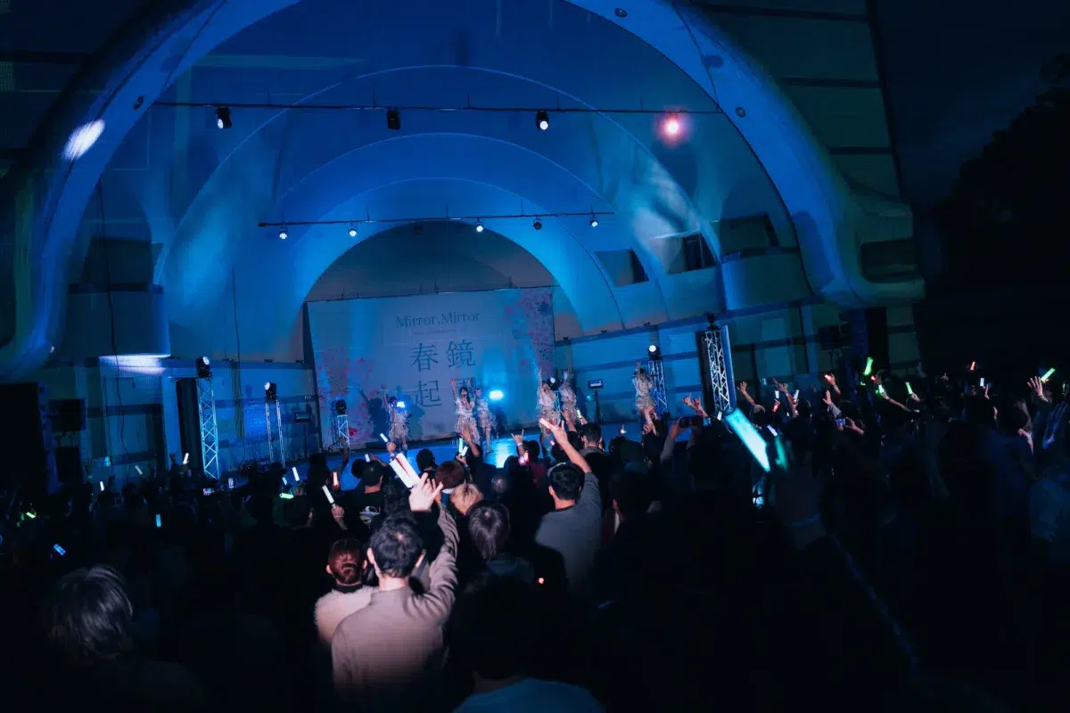 Mirror,Mirror、「Road to Zepp Shinjuku」代々木公園野外音楽堂フリーライブ大盛況！
