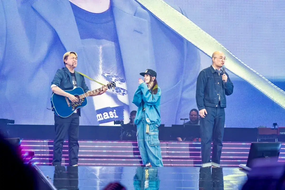 浜崎あゆみ、4月8日のデビュー28周年当日のライヴを皮切りに、“周年month”がスタート。JAPAN TOUR全公演日程も発表！！