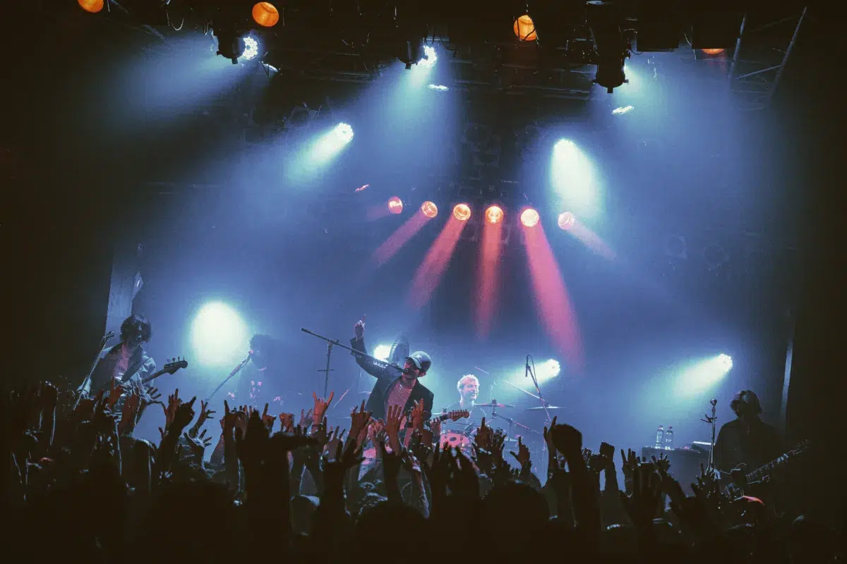 レア楽曲を次々と投下！[Alexandros]の7年ぶりファンクラブツアー FC TOUR "ACCESS ALL AREA" が横浜ベイホールで開幕！