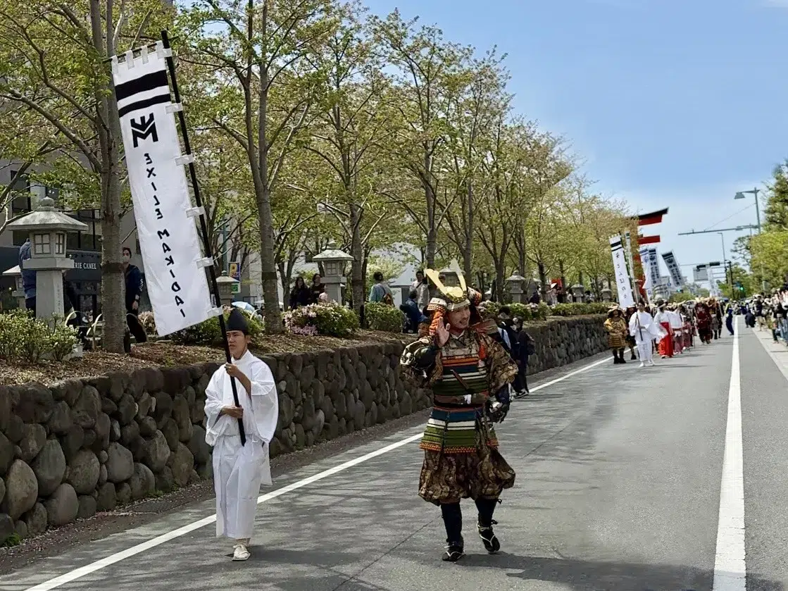 【EXILE MAKIDAI】EXILE MAKIDAIが、「第68回 鎌倉まつり」行列巡行に参加。青々と晴れた春の空の下、出身・神奈川県の観光・地域活性化に尽力。