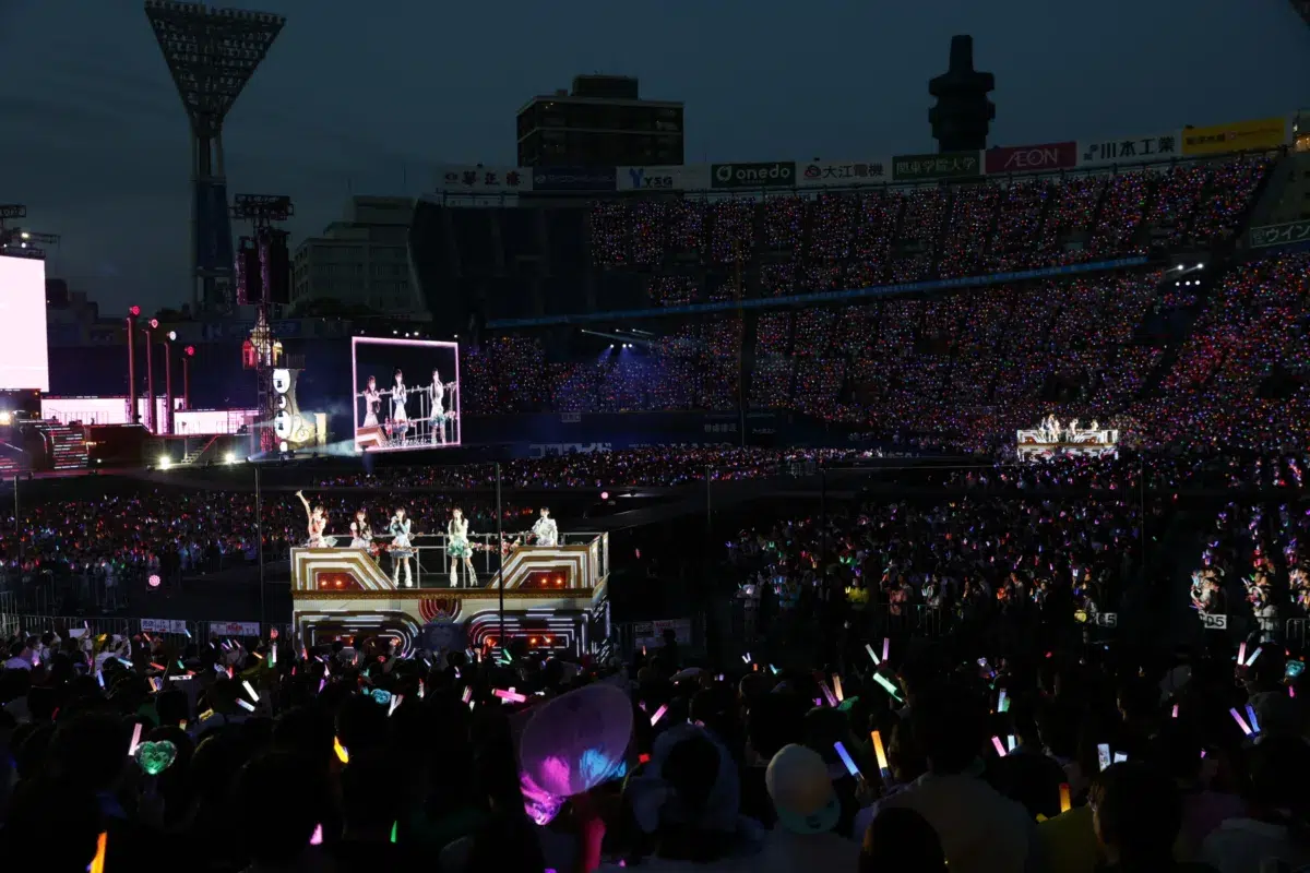 ＝LOVE　結成8周年を記念し、＝LOVE 8周年ツアー「＝LOVE 8th ANNIVERSARY PREMIUM TOUR」FINAL in 横浜スタジアムを開催！！2日間で約7万人を動員！当公演で、新曲『モラトリアム』『お姫様の作り方』を初披露！