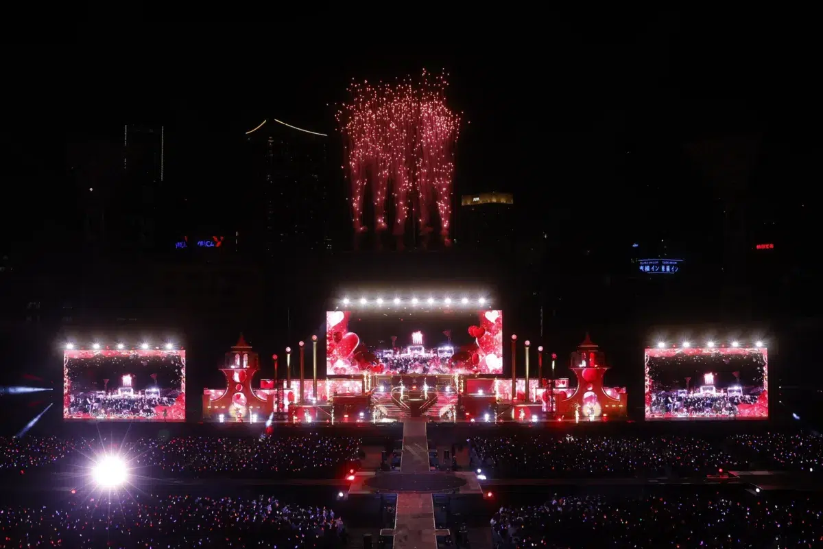 ＝LOVE　結成8周年を記念し、＝LOVE 8周年ツアー「＝LOVE 8th ANNIVERSARY PREMIUM TOUR」FINAL in 横浜スタジアムを開催！！2日間で約7万人を動員！当公演で、新曲『モラトリアム』『お姫様の作り方』を初披露！