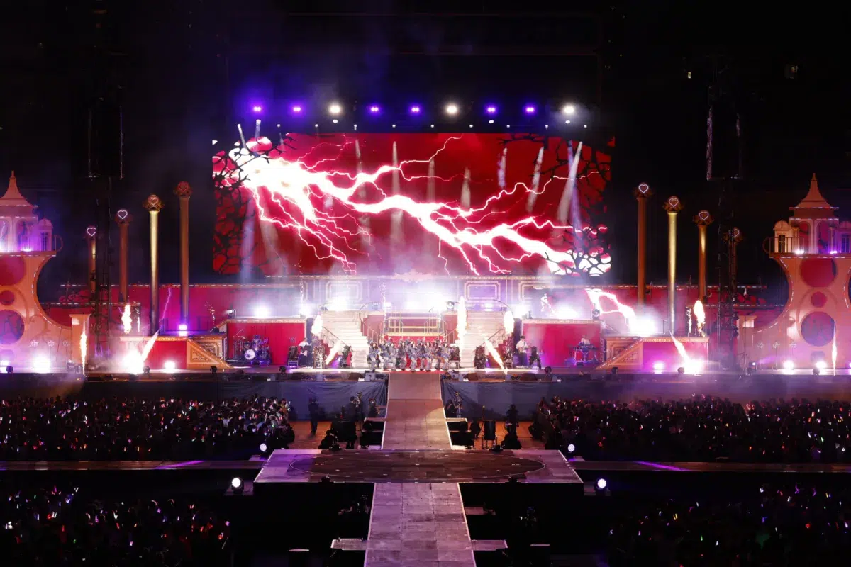 ＝LOVE　結成8周年を記念し、＝LOVE 8周年ツアー「＝LOVE 8th ANNIVERSARY PREMIUM TOUR」FINAL in 横浜スタジアムを開催！！2日間で約7万人を動員！当公演で、新曲『モラトリアム』『お姫様の作り方』を初披露！