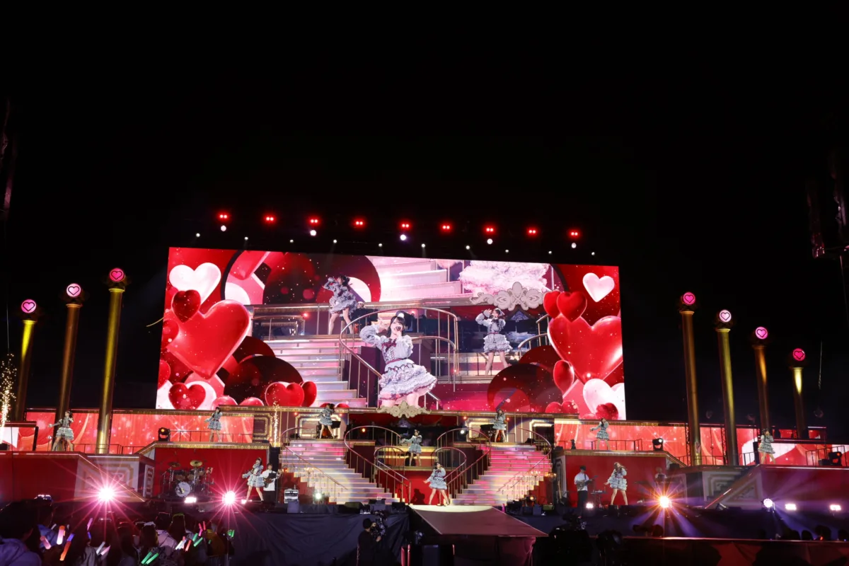 ＝LOVE　結成8周年を記念し、＝LOVE 8周年ツアー「＝LOVE 8th ANNIVERSARY PREMIUM TOUR」FINAL in 横浜スタジアムを開催！！2日間で約7万人を動員！当公演で、新曲『モラトリアム』『お姫様の作り方』を初披露！