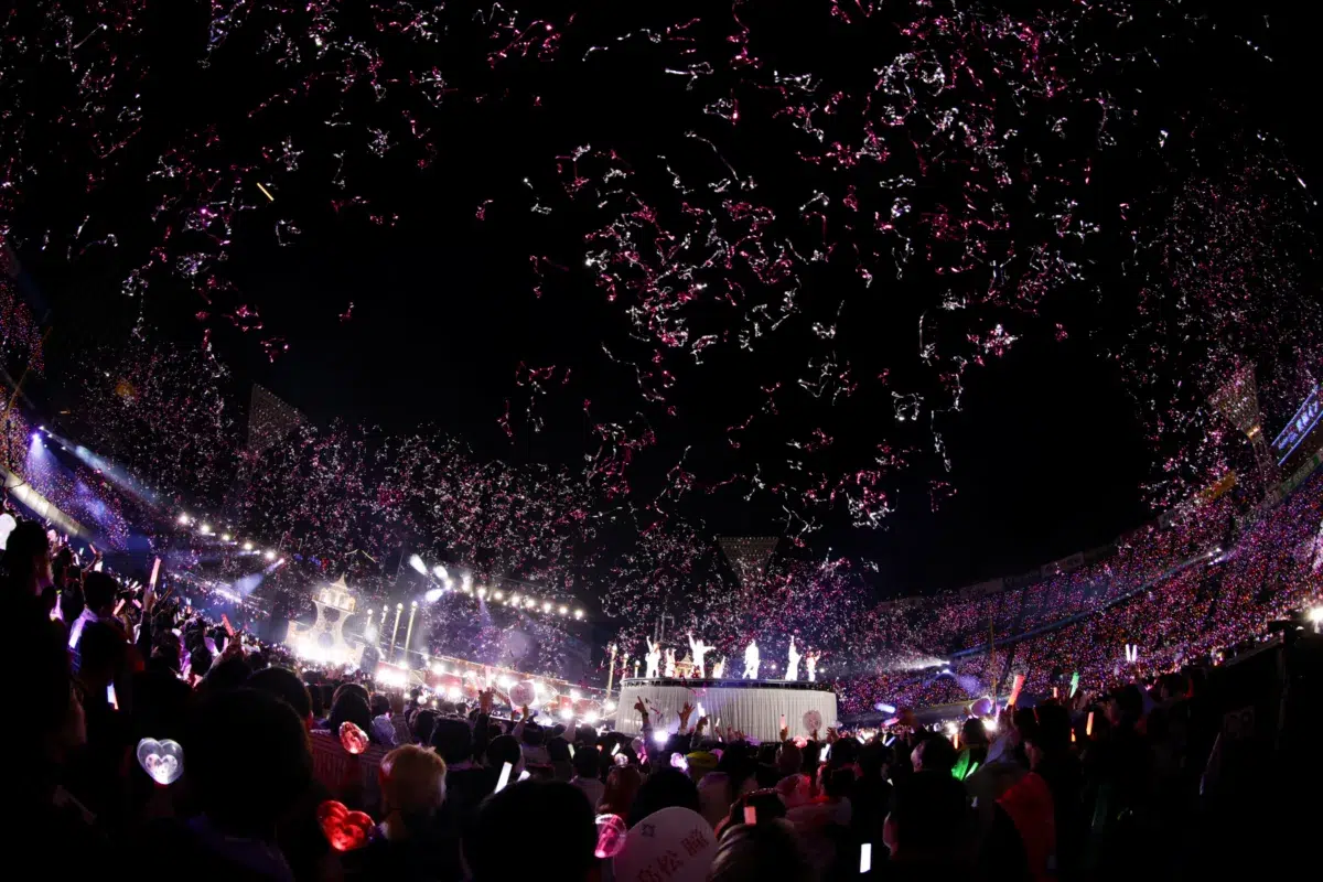 ＝LOVE　結成8周年を記念し、＝LOVE 8周年ツアー「＝LOVE 8th ANNIVERSARY PREMIUM TOUR」FINAL in 横浜スタジアムを開催！！2日間で約7万人を動員！当公演で、新曲『モラトリアム』『お姫様の作り方』を初披露！
