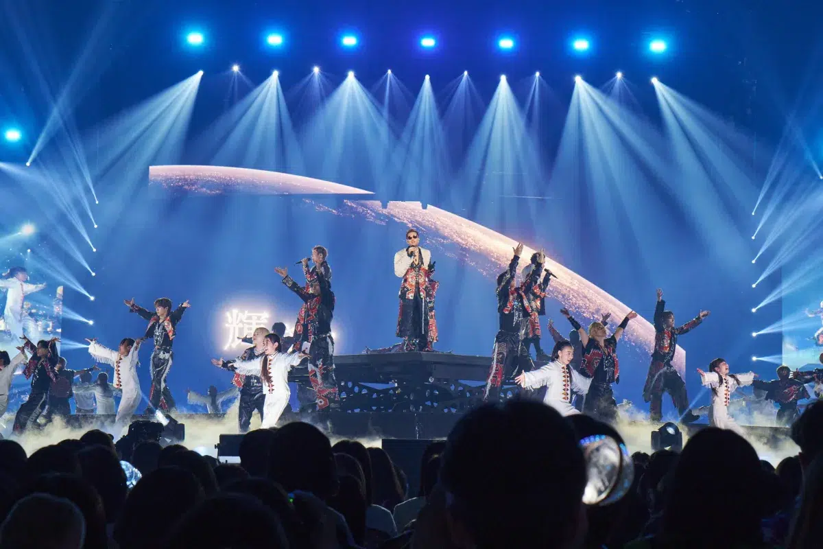 【EXILE】約3年4カ月ぶりとなる東京ドーム公演を開催！スペシャルメンバーとしてMATSU、ÜSA、MAKIDAIが出演したほか、世界的ギタリスト松本孝弘(B’z)もサプライズ登場！！