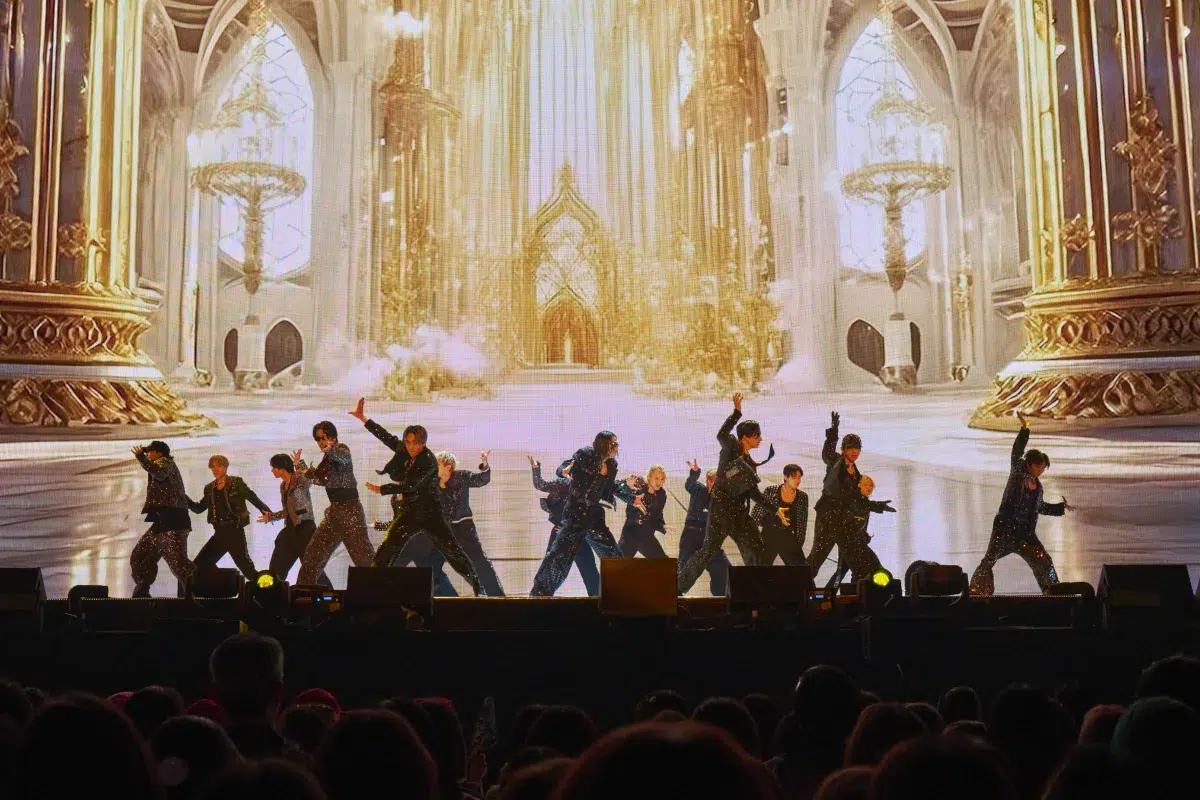 【EXILE】約3年4カ月ぶりとなる東京ドーム公演を開催！スペシャルメンバーとしてMATSU、ÜSA、MAKIDAIが出演したほか、世界的ギタリスト松本孝弘(B’z)もサプライズ登場！！