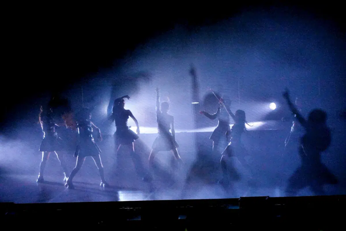 LinQ、結成15周年ライブで“紡ぐ”想いを体現 過去と未来をつないだ「LinQ2000の輪」