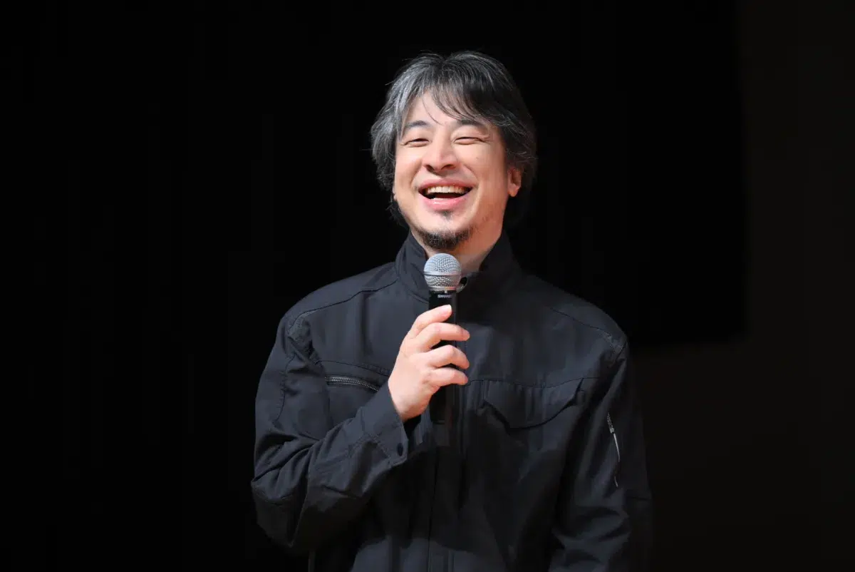 【UP-T × AKB48 Group 新CM発表会】AKB48ら国内全6グループ30名が圧巻の集結！ひろゆき厳選「UP-T選抜」1位はHKT48梁瀬鈴雅