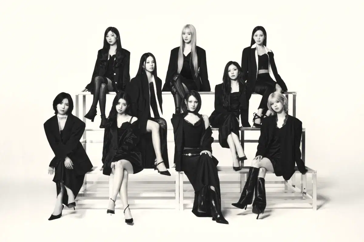 西野カナとNiziU全員が華やかに並ぶコラボビジュアルを解禁！「LOVE BEAT」のジャケット写真や西野カナのソロビジュアルも公開！