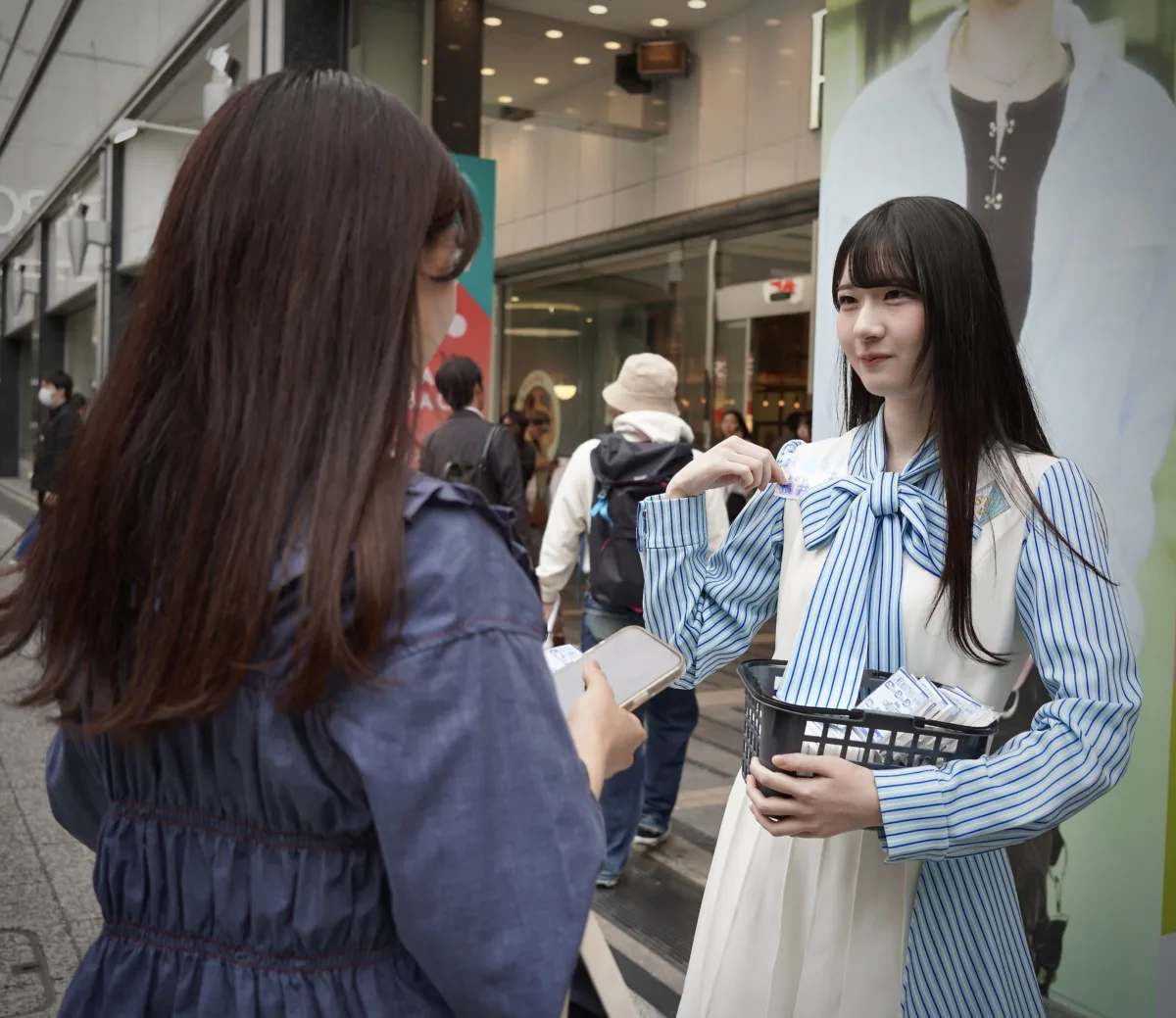 STU48が“原点回帰”のティッシュ配り！GWは「ほぼ毎日会えるアイドル」として広島劇場をアピール