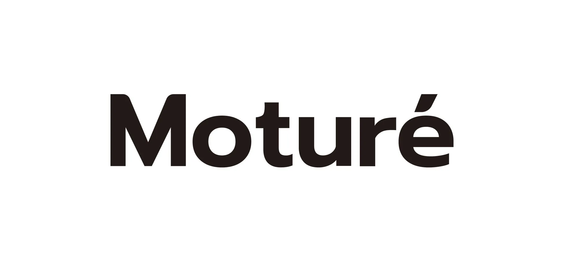 餅田コシヒカリ、待望の初アパレルブランド「Moturé」ローンチ!M~5L展開で“もっと自分らしく”輝く大人ガーリーを提案、本人コメントあり 1 Moturé ロゴ